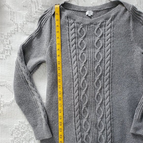 ⛄️ crown & ivy ⛄️ Gray and Silver Metallic Sweater - Picture 7 of 15